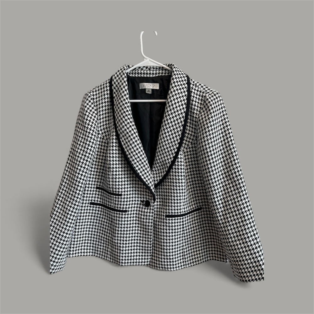 Kasper Women's Blazer - Black and White